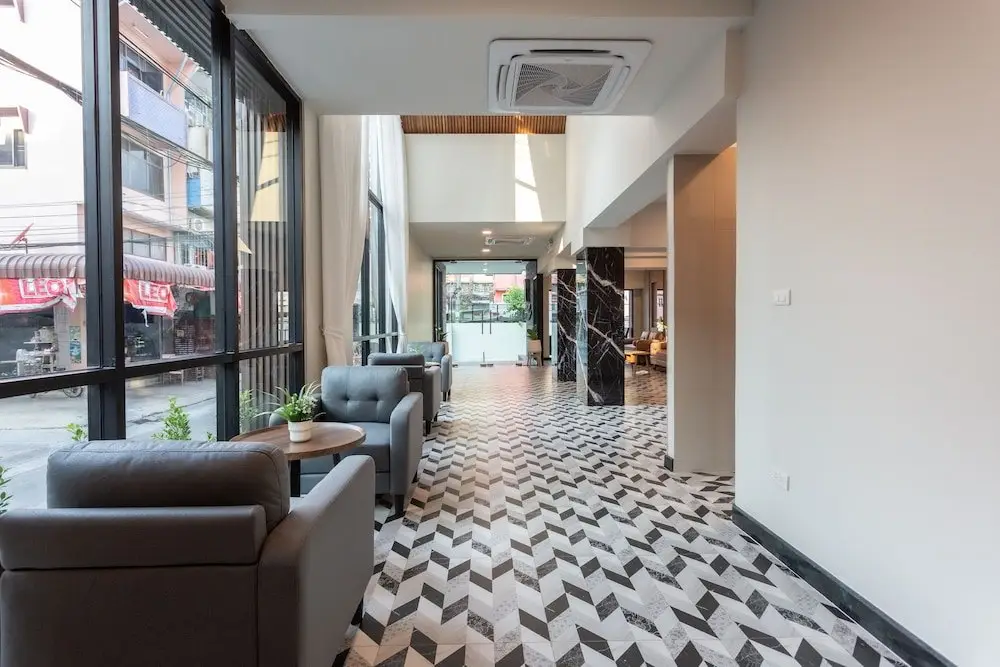 Бангкок: S7Ven Ratchada Hotel