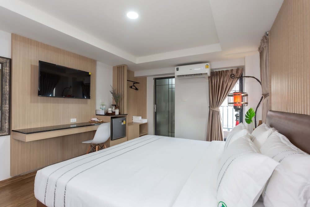 Бангкок: S7Ven Ratchada Hotel