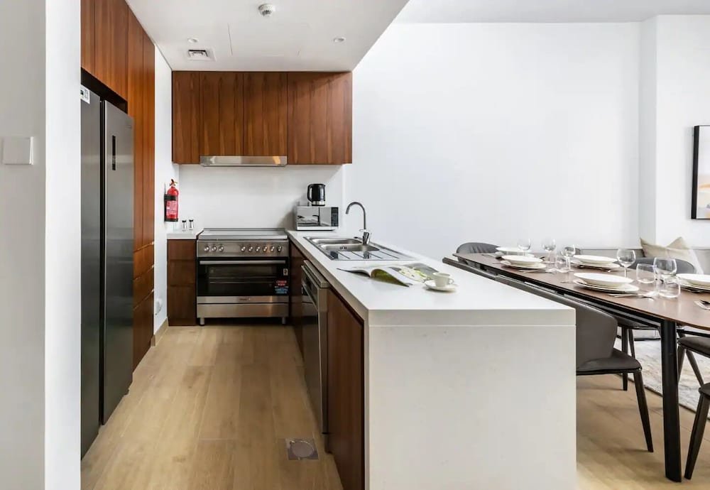 Дубай: Stylish 2BR in La Rive 2