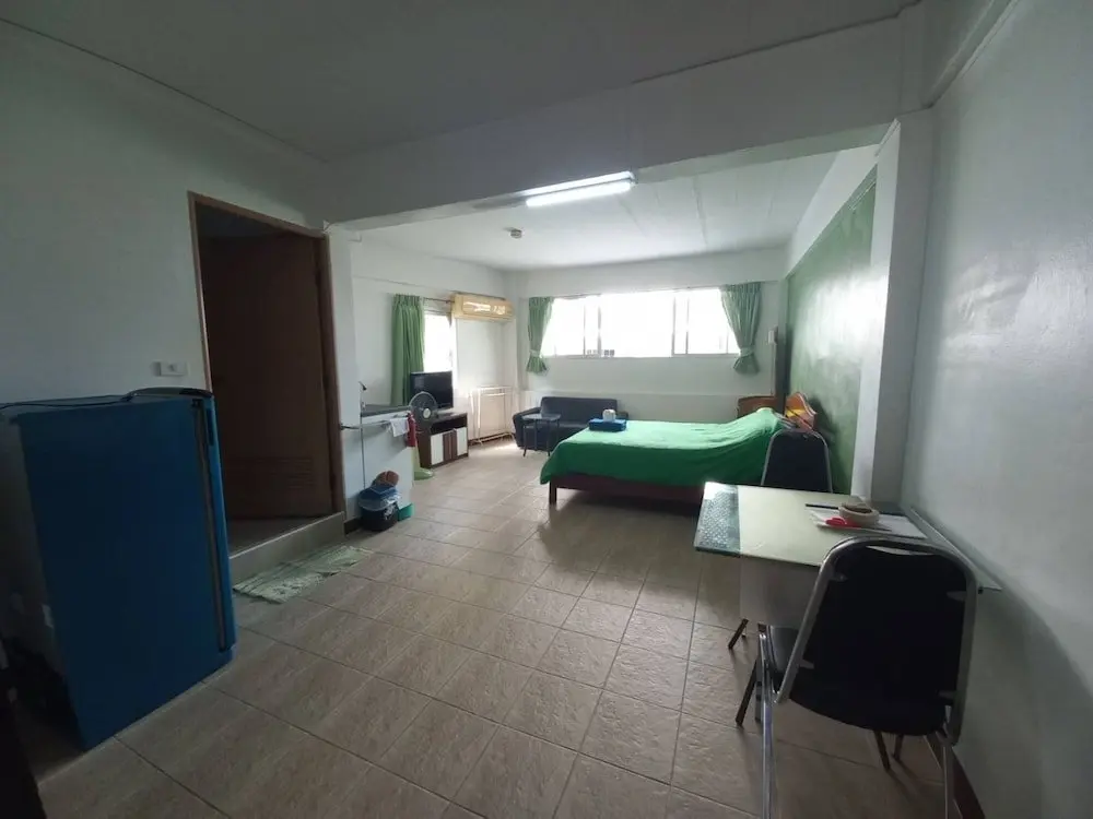 Паттайя: OYO 75474 Funkey Fulung Andy & Tan Guest House