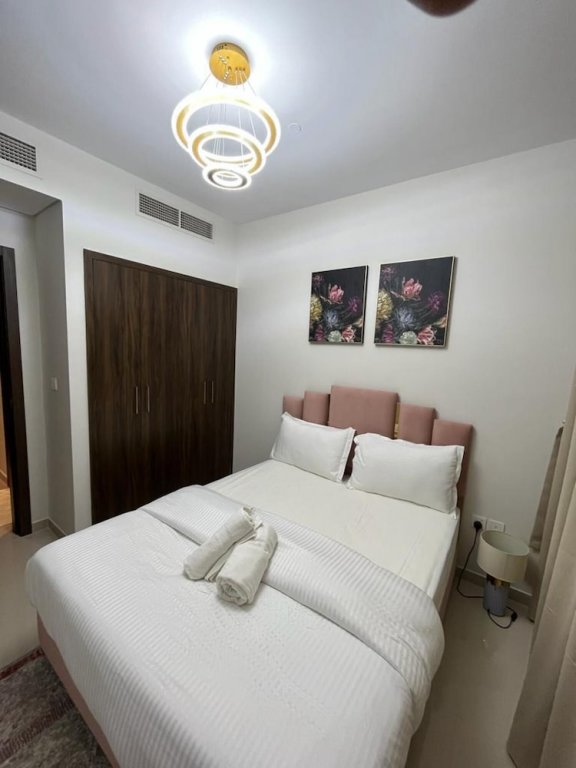 Дубай: Vacation Home in Damac Hills 2