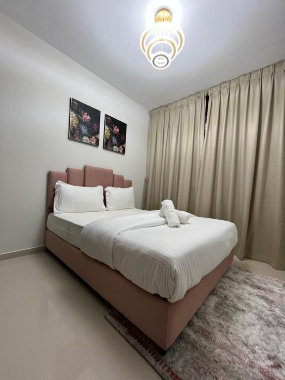 Дубай: Vacation Home in Damac Hills 2