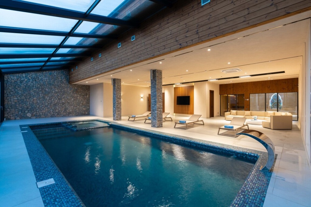 Бурчмулла: Burchmulla Resorts