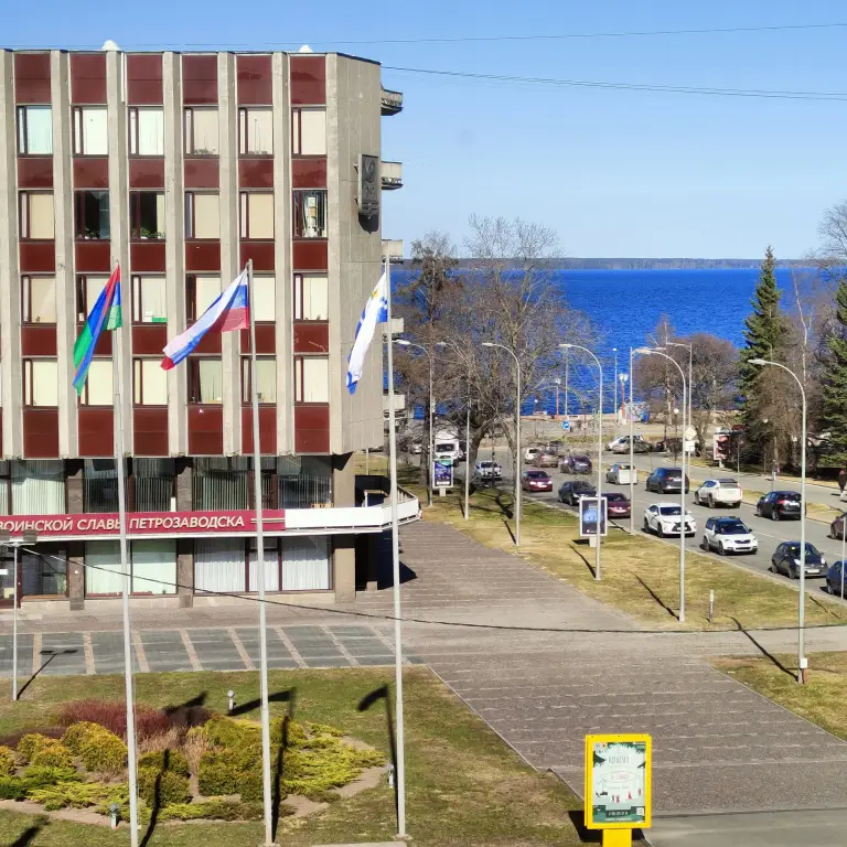 Петрозаводск: Квартира Вид на озеро и парковочное место в центре города