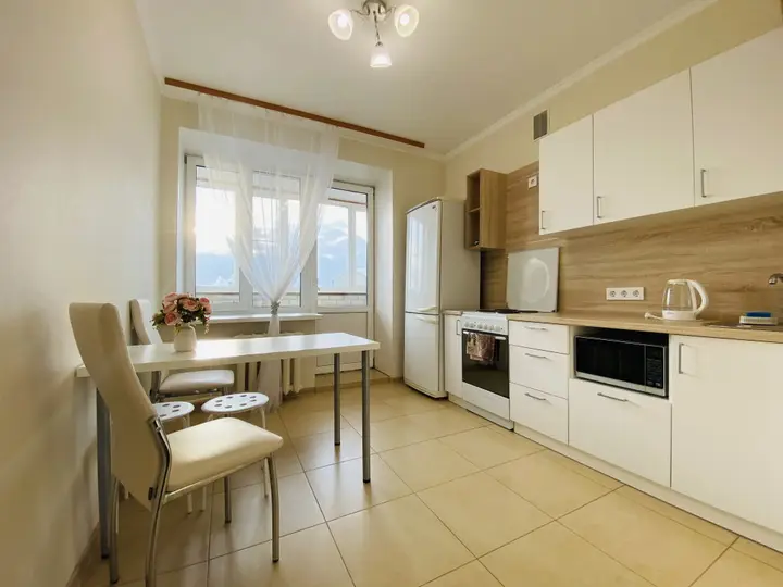Вологда: Апартаменты MyHome-Vologda, на Челюскинцев 51 Б