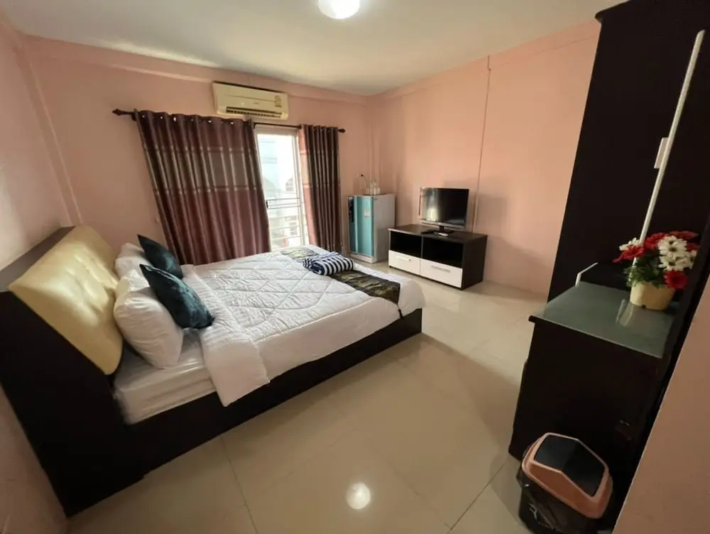 Паттайя: Oyo 75414 Kjs Pattaya