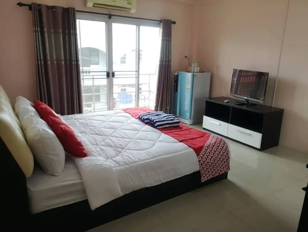 Паттайя: Oyo 75414 Kjs Pattaya