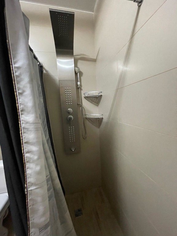Владивосток: Апартаменты White на Комарова 45