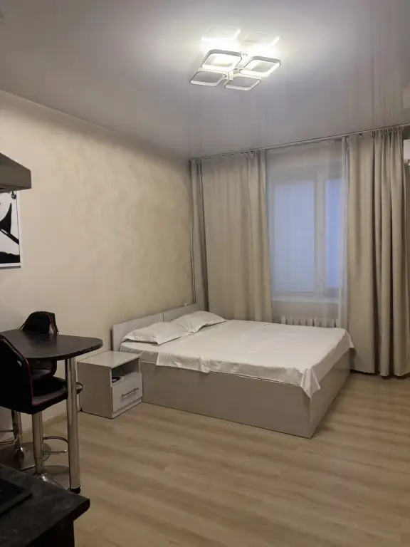 Владивосток: Апартаменты White на Комарова 45