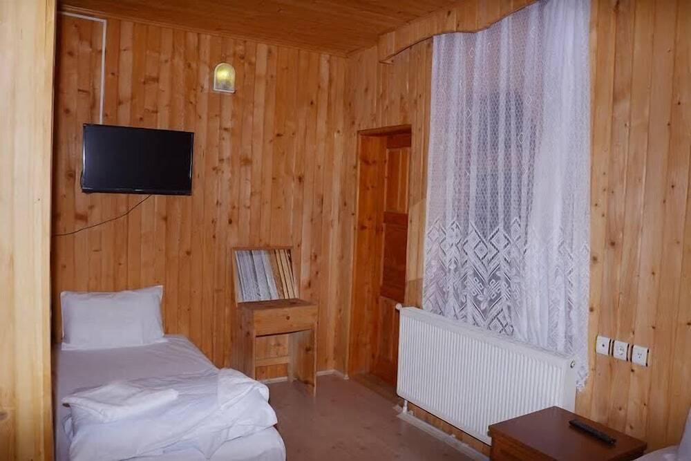 Узунгёль: Uğur Motel