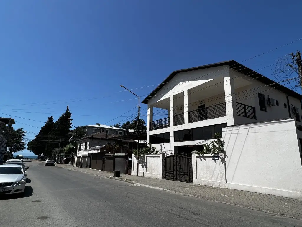 Гагра: Гостевой дом Guest house у Маргариты