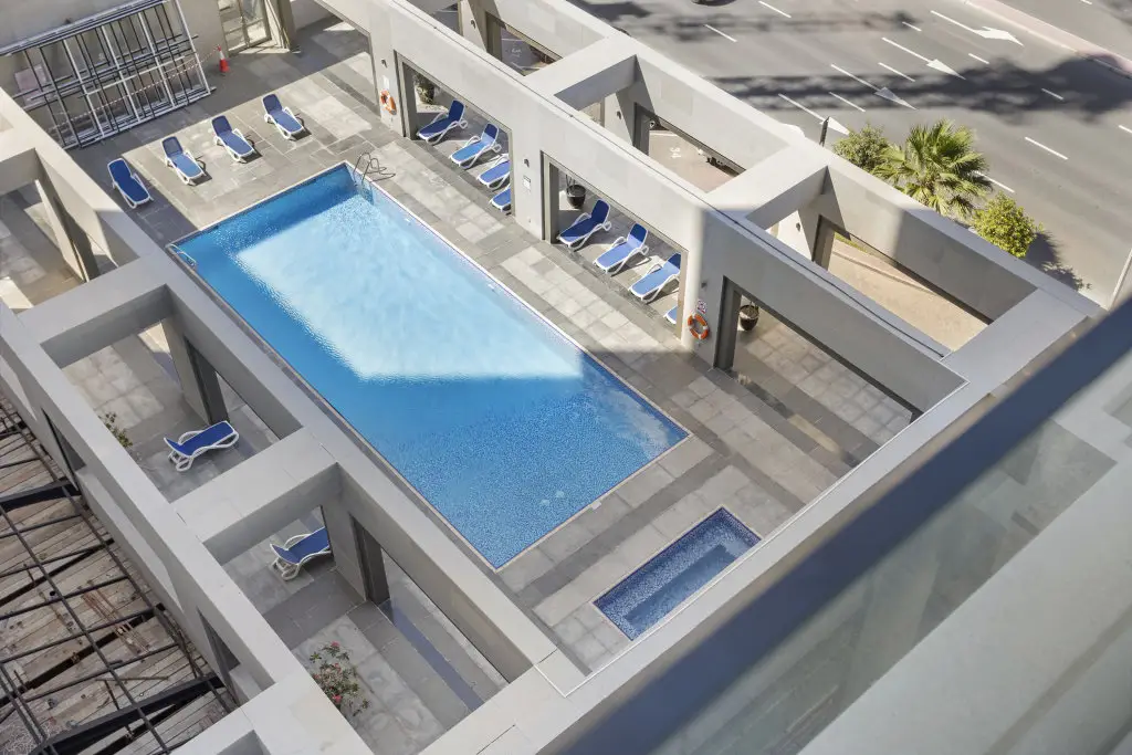 Дубай: Апартаменты WelHome - Urban Retreat with Terrace and City Views