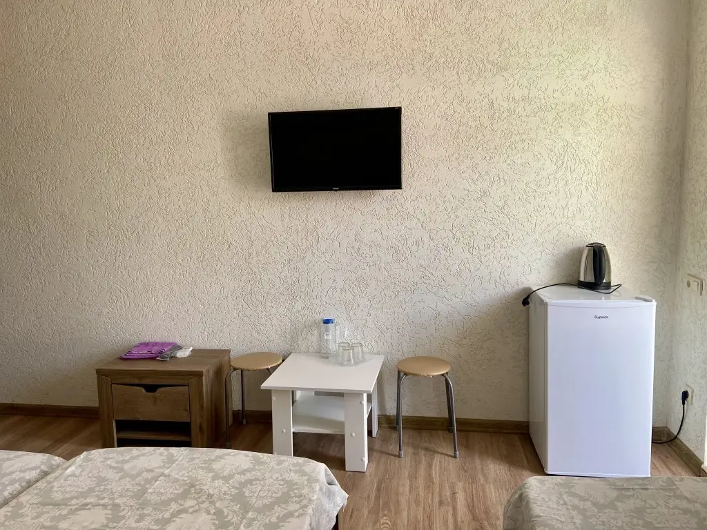 Гагра: Гостевой дом Кипарис