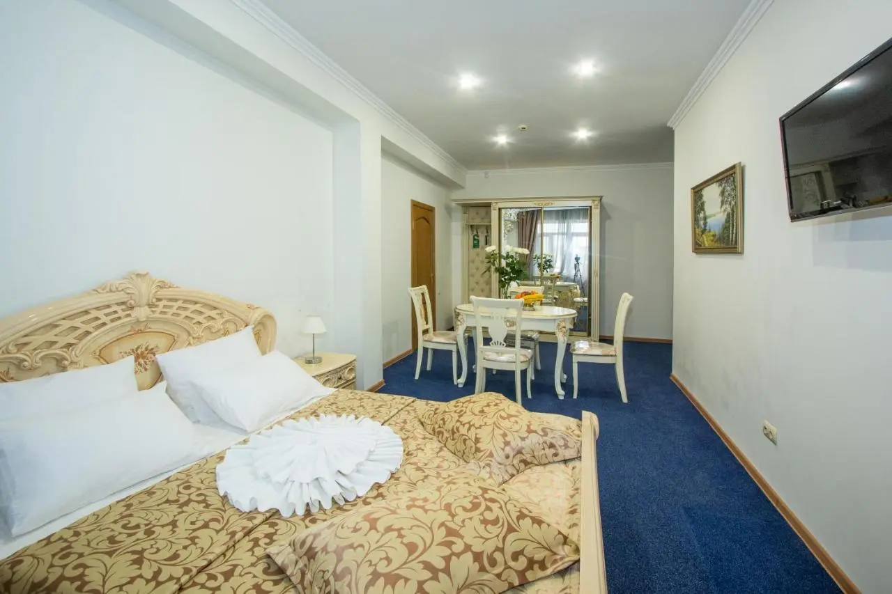 Витязево: Hotel Orion