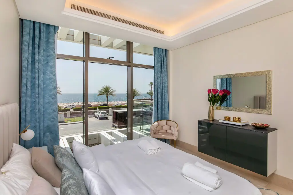 Дубай: Апартаменты Deluxe 2BR with Sea View in The 8 on Palm Jumeirah
