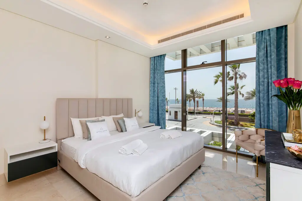 Апартаменты Deluxe 2BR with Sea View in The 8 on Palm Jumeirah — фото 1