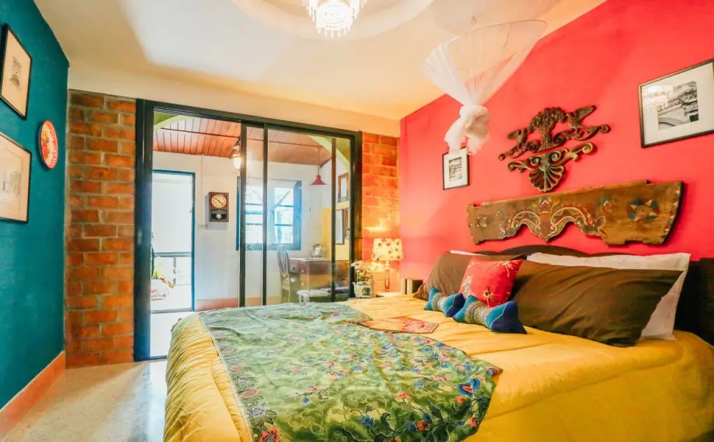 Кату: Jom House
