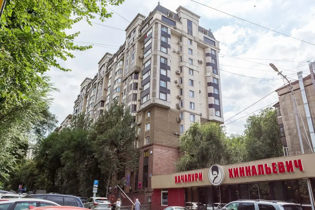 Алматы: Квартира Золотой квадрат Достык Кабанбай Батыра