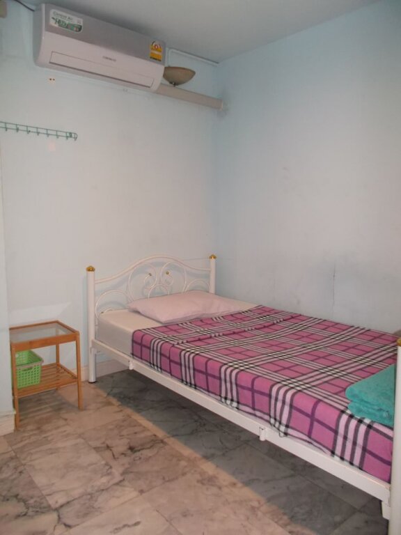 Бангкок: Full Hostel