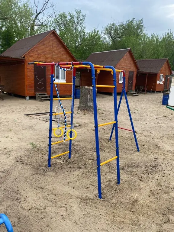 Каменск-Шахтинский: Гостевой дом у речки
