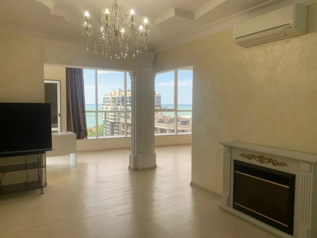 Сочи: Апартаменты 3к видовые 130м, у морпорта с джакузи. 500м до моря
