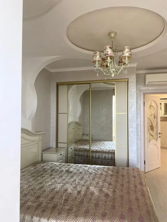 Сочи: Апартаменты 3к видовые 130м, у морпорта с джакузи. 500м до моря