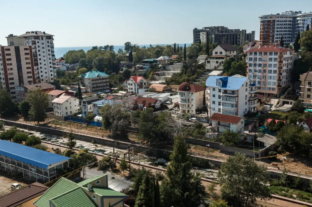 Сочи: Апартаменты на берегу реки