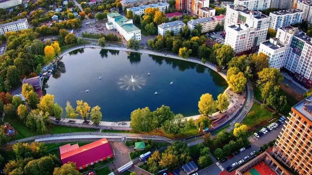 Квартира Дом у Озера в Парке Якутова — фото 1