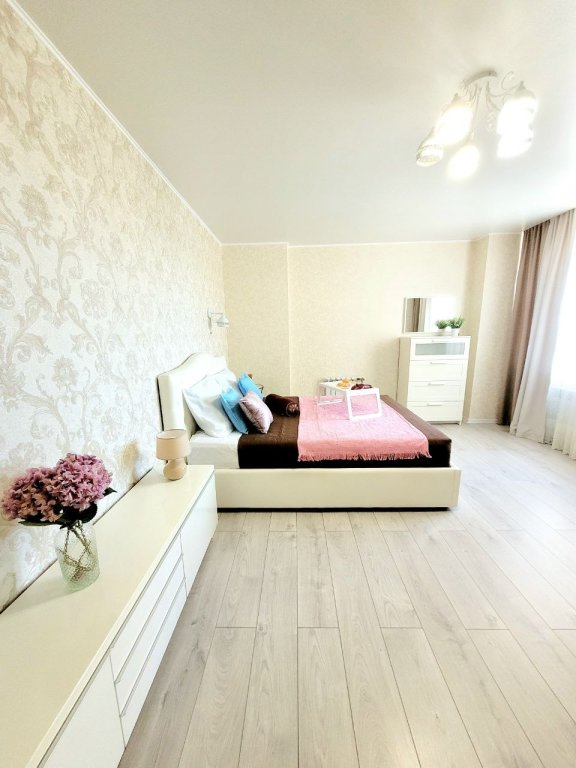 Воронеж: Апартаменты на  улице Переверткина, 1/6