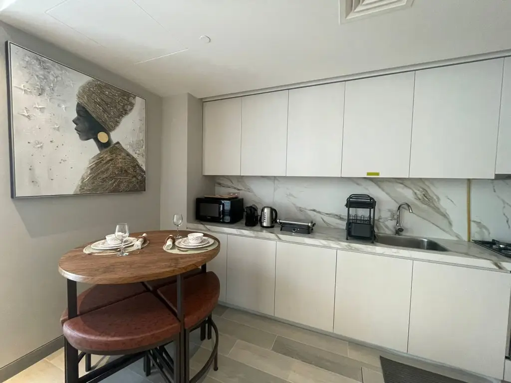 Дубай: Апартаменты Dubai Marina Walk Gem Modern Apt with Pool & Gym access, Steps to Beach & Metro