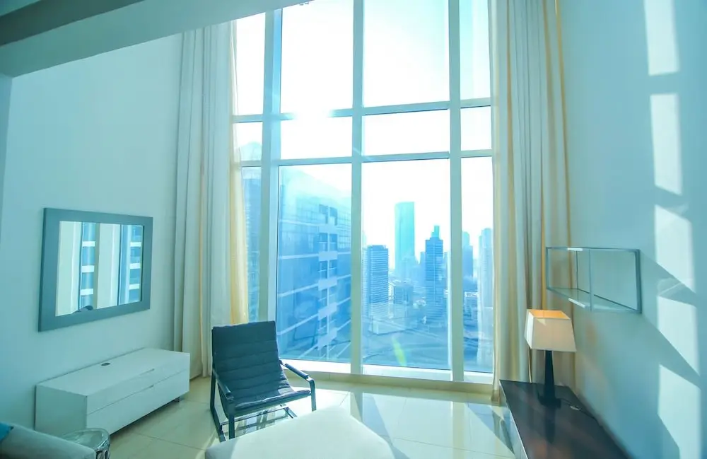 Дубай: Lux Bnb 1Bdr Penthouse Movenpick JLT