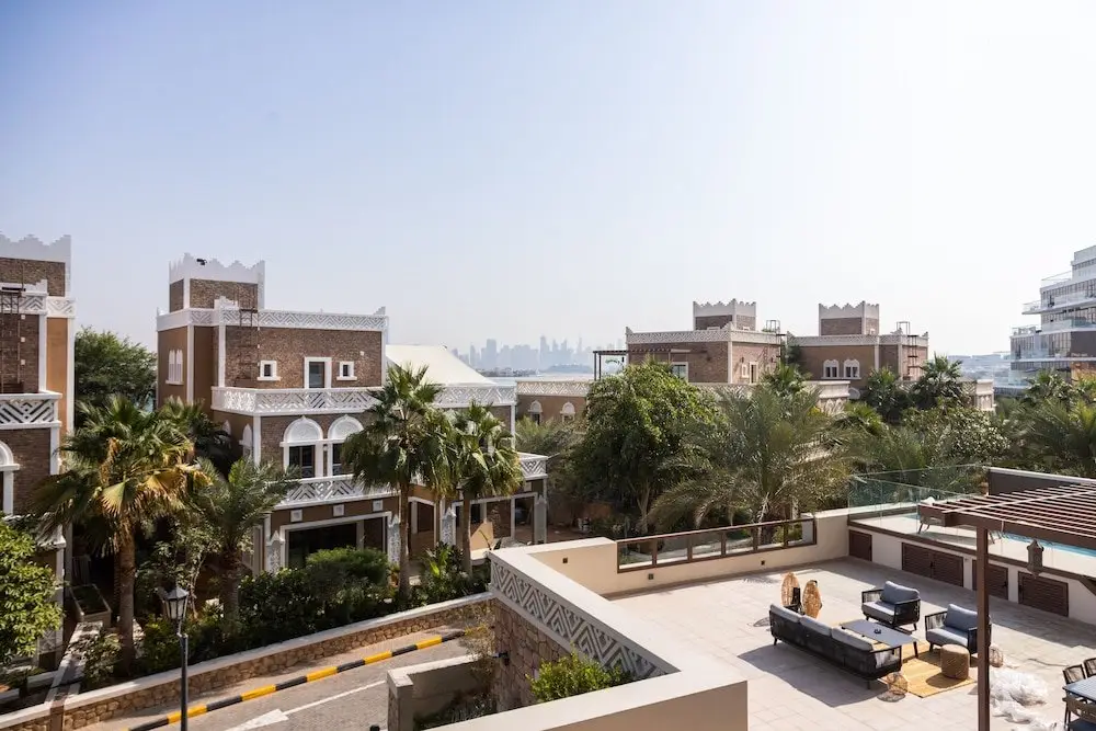 Lux 5BR Townhouse in Balqise Residence — фото 1