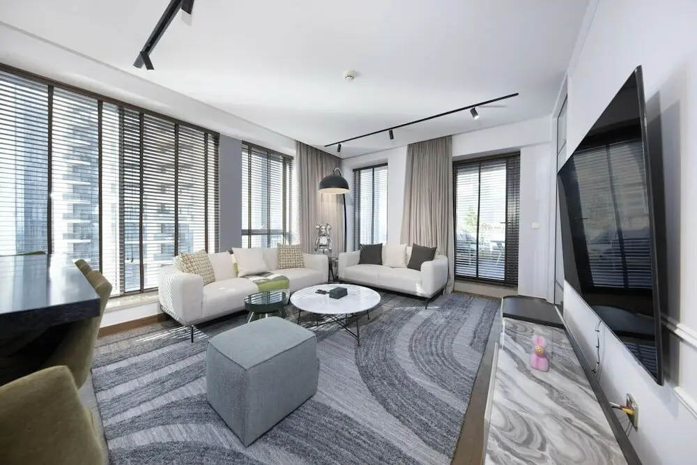 Дубай: Fountain View Signature Residence With Terrace 135 SQM