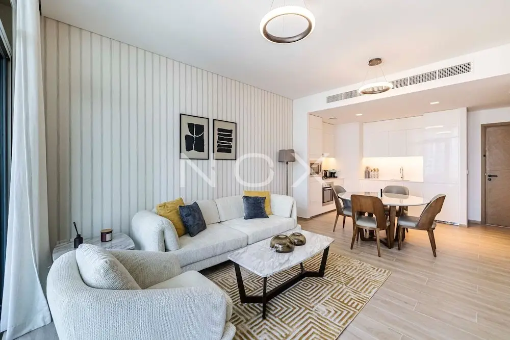 Дубай: Modern 1BR 15th Floor Palace Residence