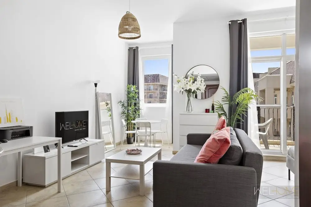 Дубай: WelHome - Stylish Studio with Park Views in Regent House 2