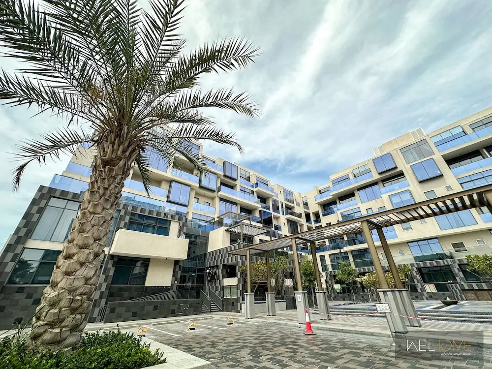 WelHome - Prime 1BR Apartment at Oia Residence — фото 1