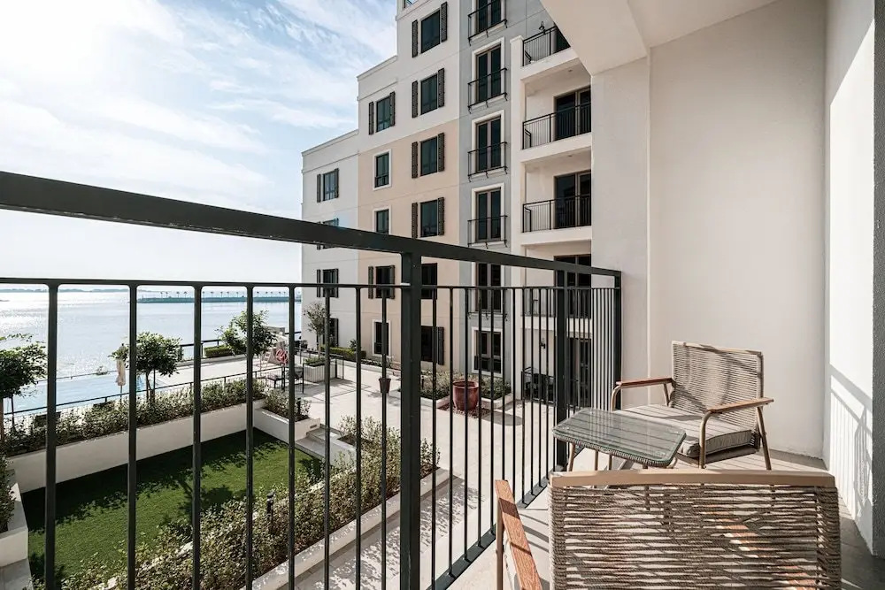 Дубай: 1BR La Rive B2 Port De La Mer Jumeirah 1