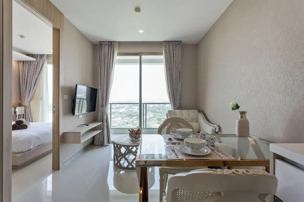 Паттайя: Riviera Apartments-100m to Jomtien Beach