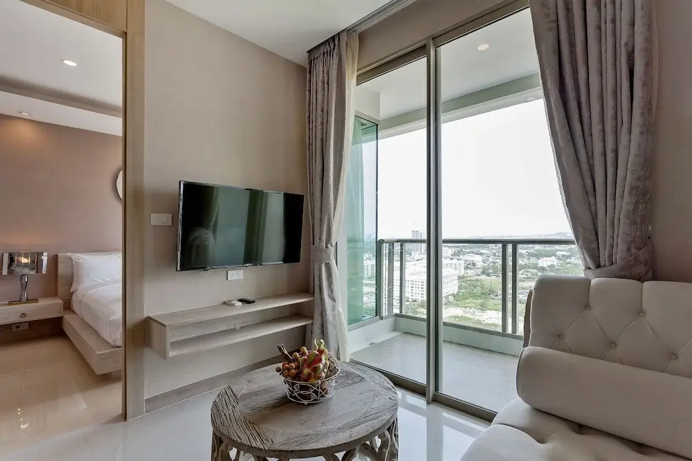 Паттайя: Riviera Apartments-100m to Jomtien Beach