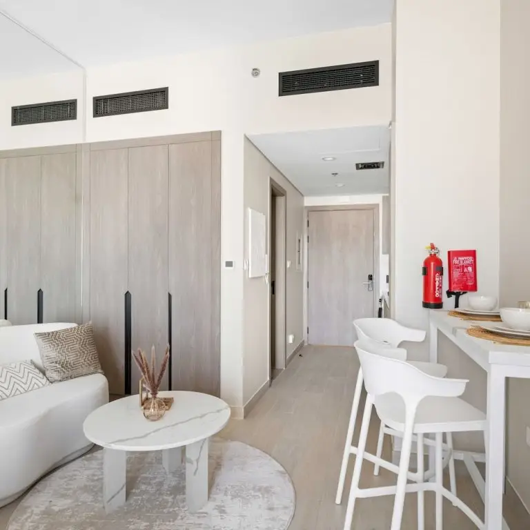 Дубай: Modern Studio in Residence With Pool gym and Paddl