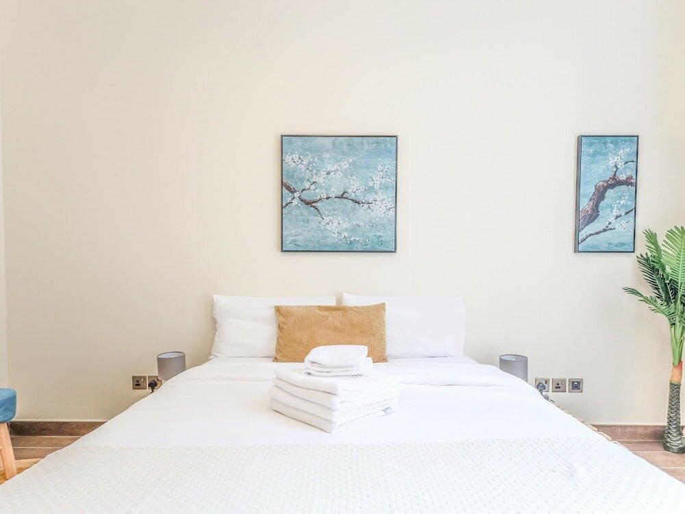 Дубай: Elite LUX Holiday Homes - Vibrant Exquisite Resort Style 1BD in Arjan Dubai