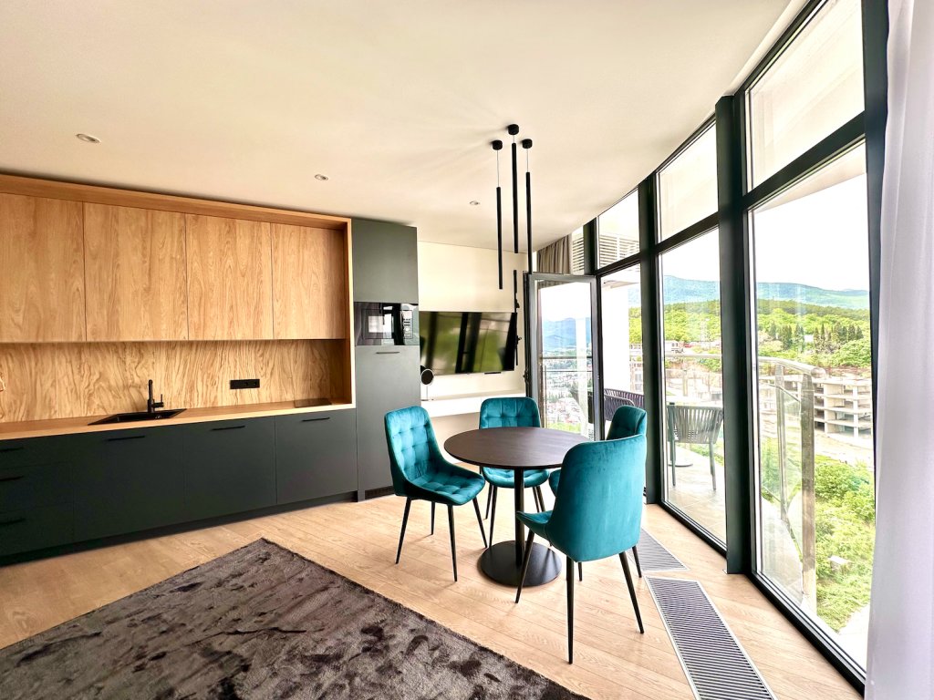 Апартаменты с Отдельной Спальней LS-Diamond Green с Видом на Горы и Море с 13 Этажа — фото 1