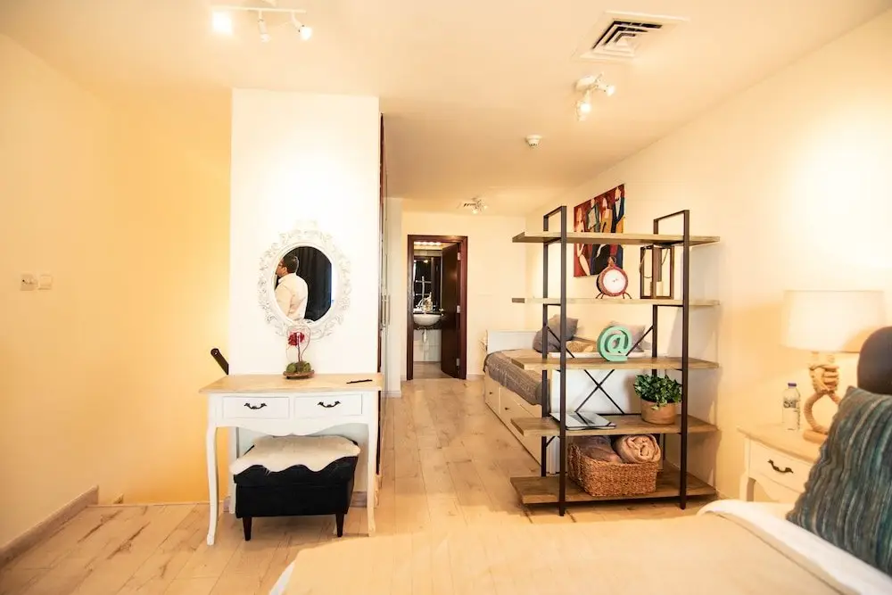 Дубай: Lux BNB Jumeirah Lake Towers