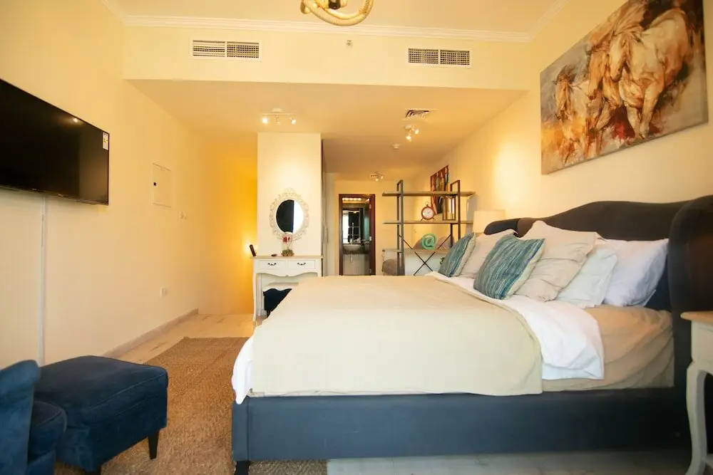 Дубай: Lux BNB Jumeirah Lake Towers