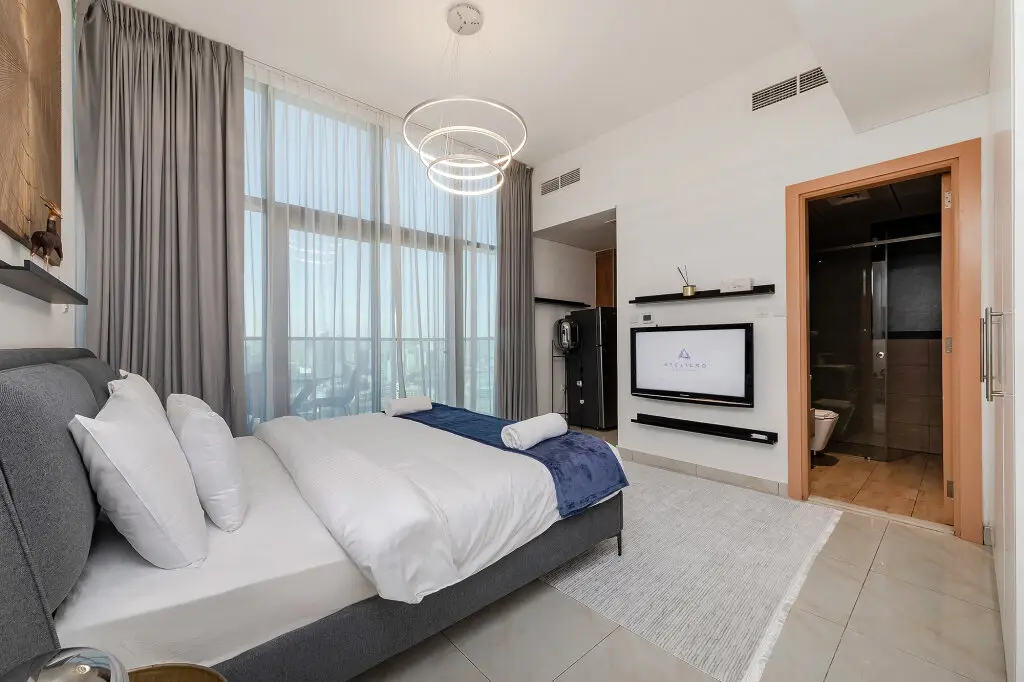Дубай: Апартаменты The Square Tower JVC Studio with Top City View