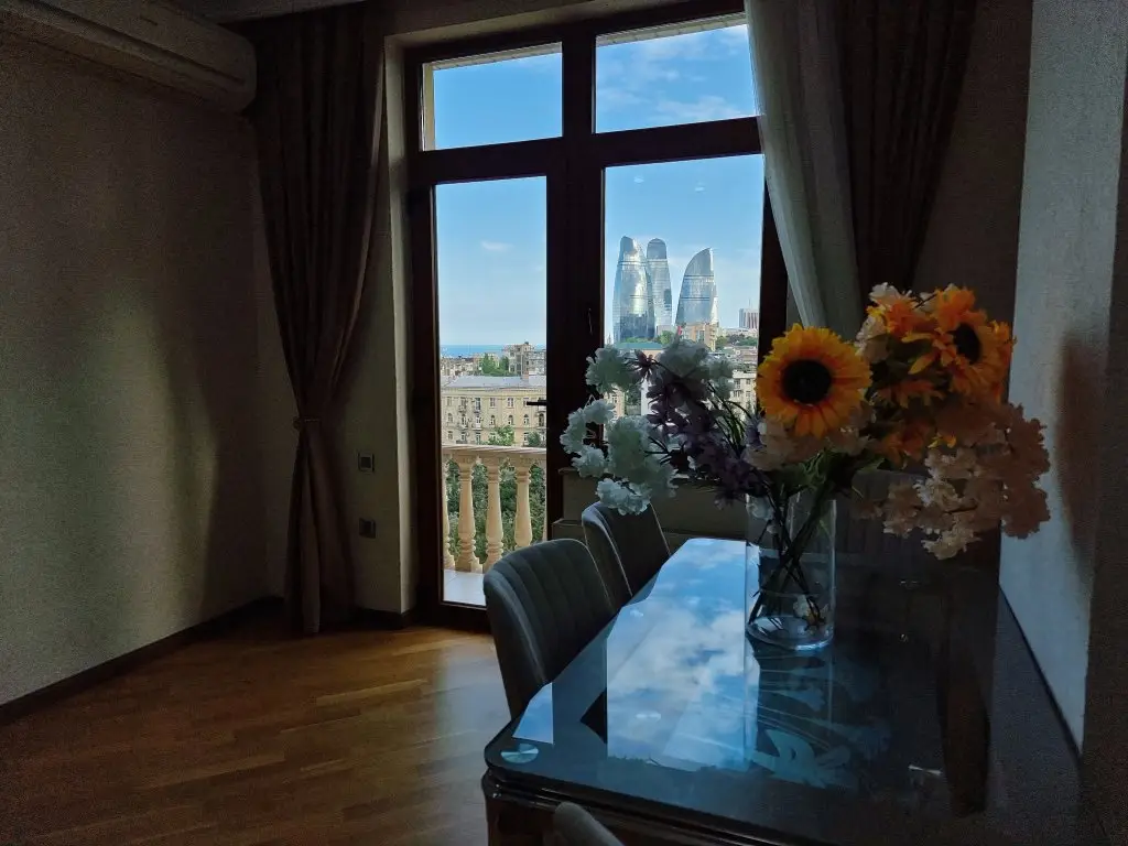 Баку: Апартаменты Narimanov Sea View by Bakuapart