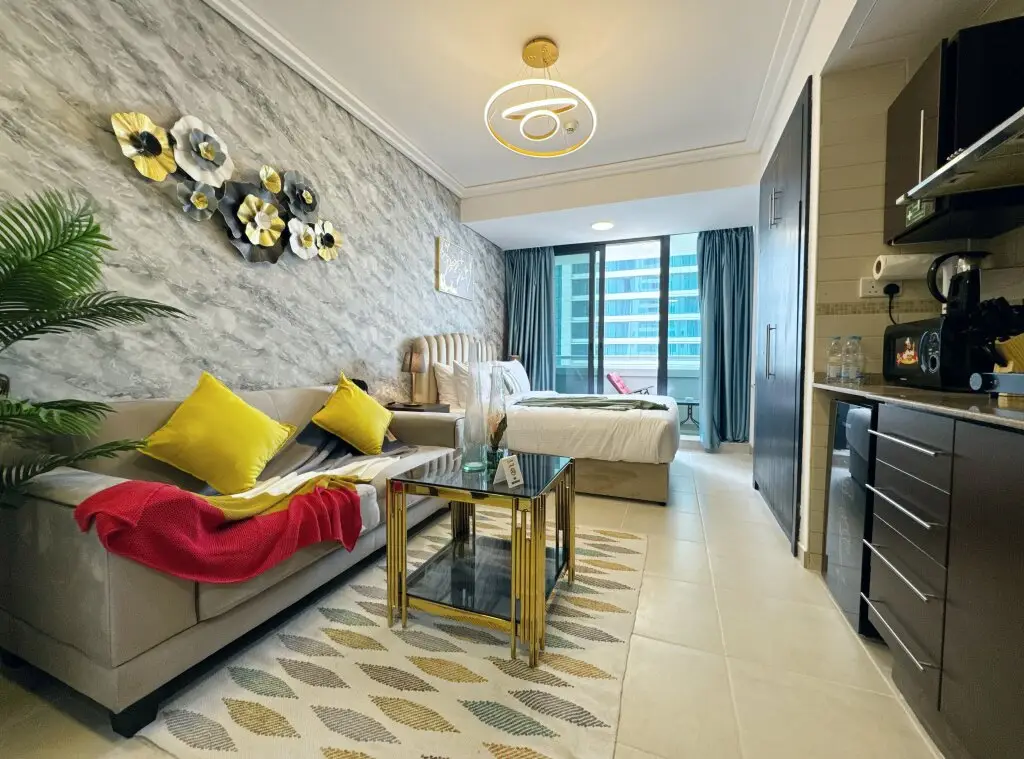 Апартаменты Cosmos Living Charming Studio With Balcony — фото 1