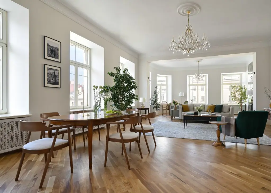 Воронеж: Minin Apartments с видом на Невский 150м²