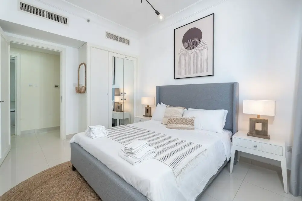 Luxury Three Bedroom in Damac Maison Near Dubai Mall by Sojo Stay — фото 1