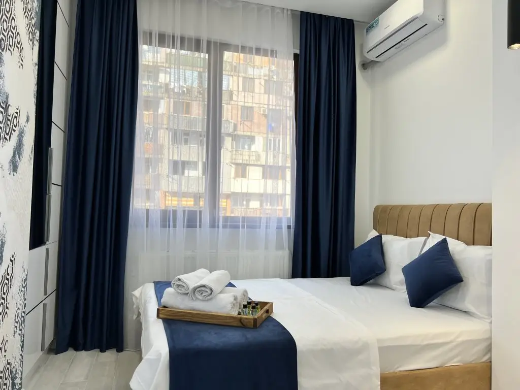 Ереван: Апартаменты  Stylish apt city center, BW